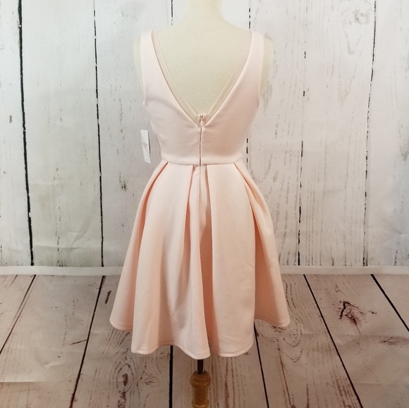 KALANI HILLIKER for Alyce V-Neck Dress w/Pockets - Picture 4 of 8